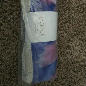 - L*SPACE Tie Dye Beach Towel Brand New Seal…